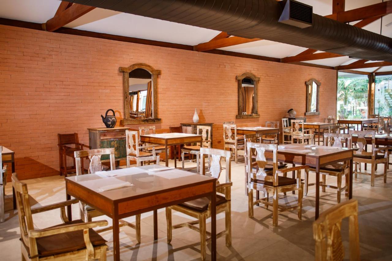 La Torre Resort All Inclusive Porto Seguro Bagian luar foto The dining room at the restaurant