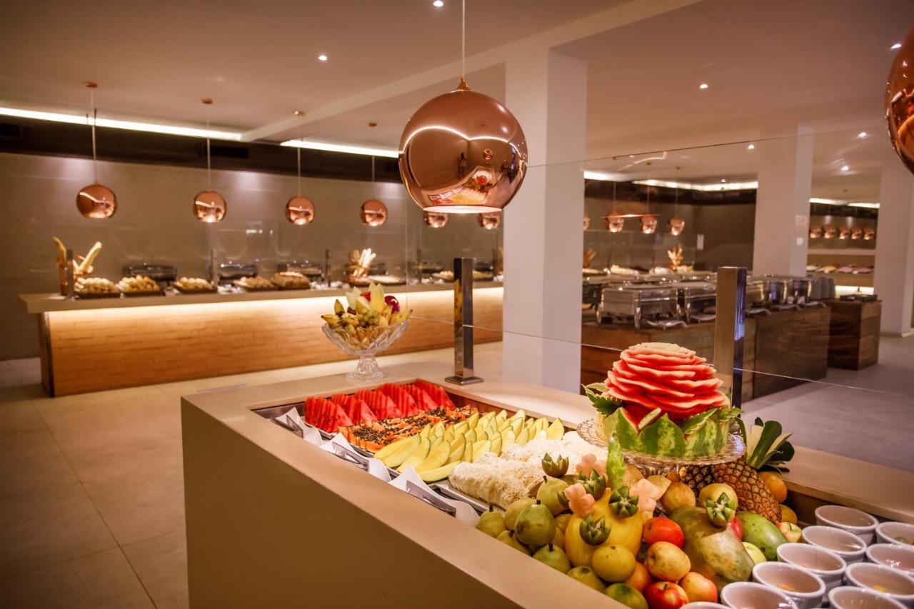 La Torre Resort All Inclusive Porto Seguro Bagian luar foto The buffet at the hotel