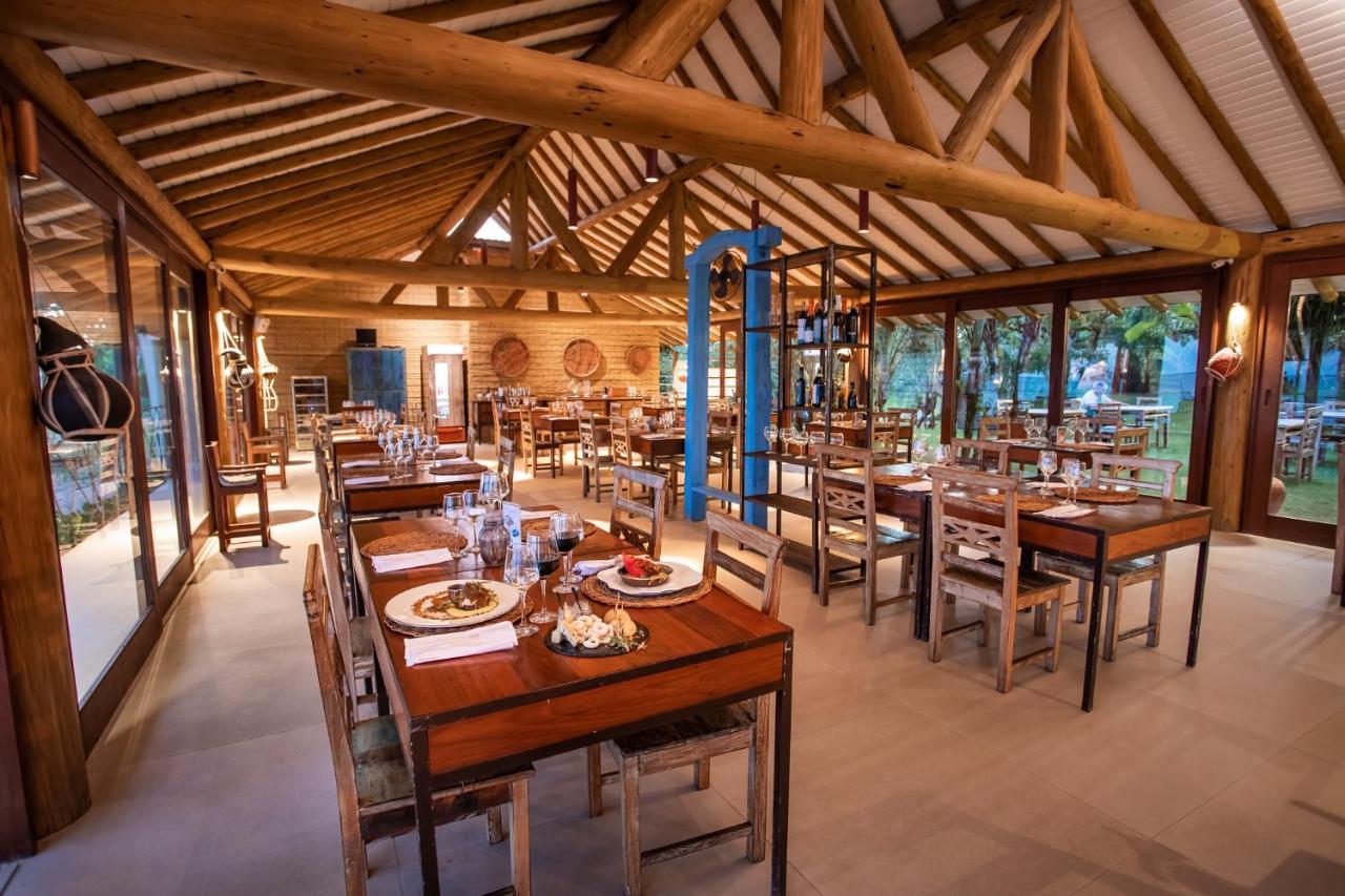 La Torre Resort All Inclusive Porto Seguro Bagian luar foto The restaurant at the resort