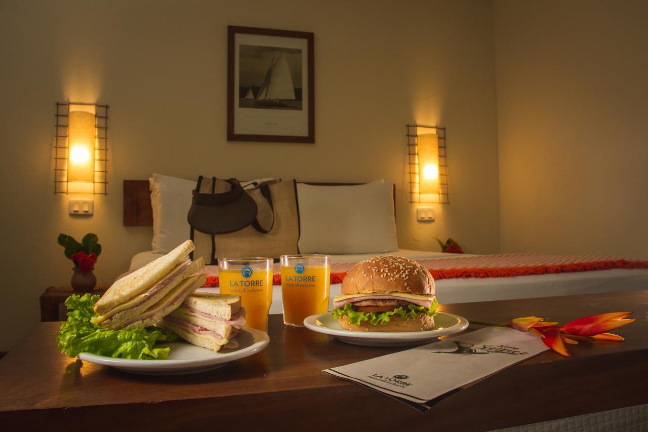La Torre Resort All Inclusive Porto Seguro Bagian luar foto Room service